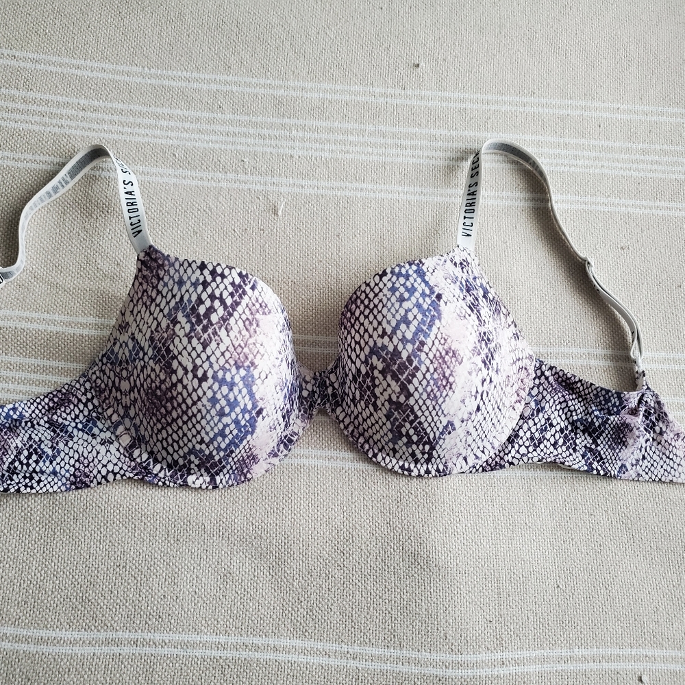Victoria Secret T-Shirt Lightly Lined Demi Bra